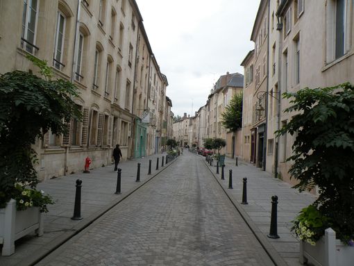  la Grande rue et ses pavés